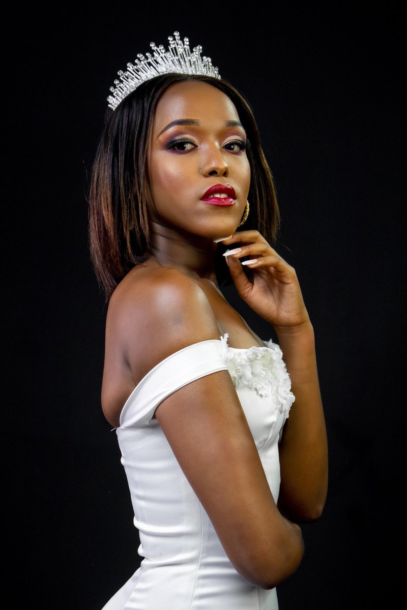 Thabile_mm's tweet photo. I would like to take this opportunity to re-introduce myself.
I am Thabile Makhanya - Miss Luminous South Africa 2020
#MaQwabeFoundation
#LuminousPageatryAfrica
#QueenLuminous
#OwnYourThrone https://t.co/7wkhU2w8ed