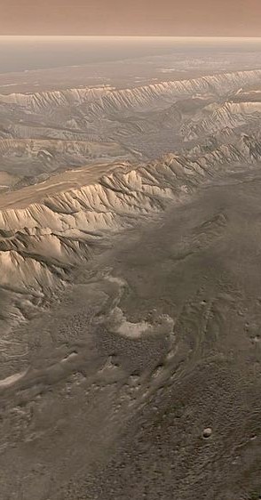 The__NosK's tweet photo. Dans ces photos il y a le gâteau de @LilithModerne et une photo de la surface de Mars, mais lequel est Mars et lequel est le gâteau? https://t.co/tO7k8Mzm4r
