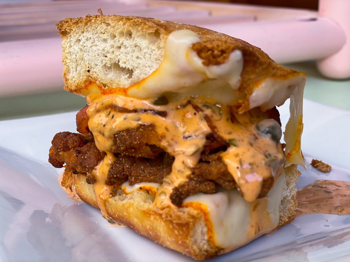 saksuds's tweet photo. Welp...nothing quite like a catfish &amp; fried green tomato sandwich 😍 https://t.co/yqIkmoFOf9