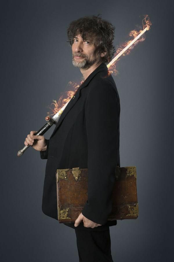 O escritor Neil Gaiman está completando hoje 60 anos! Happy Birthday, 