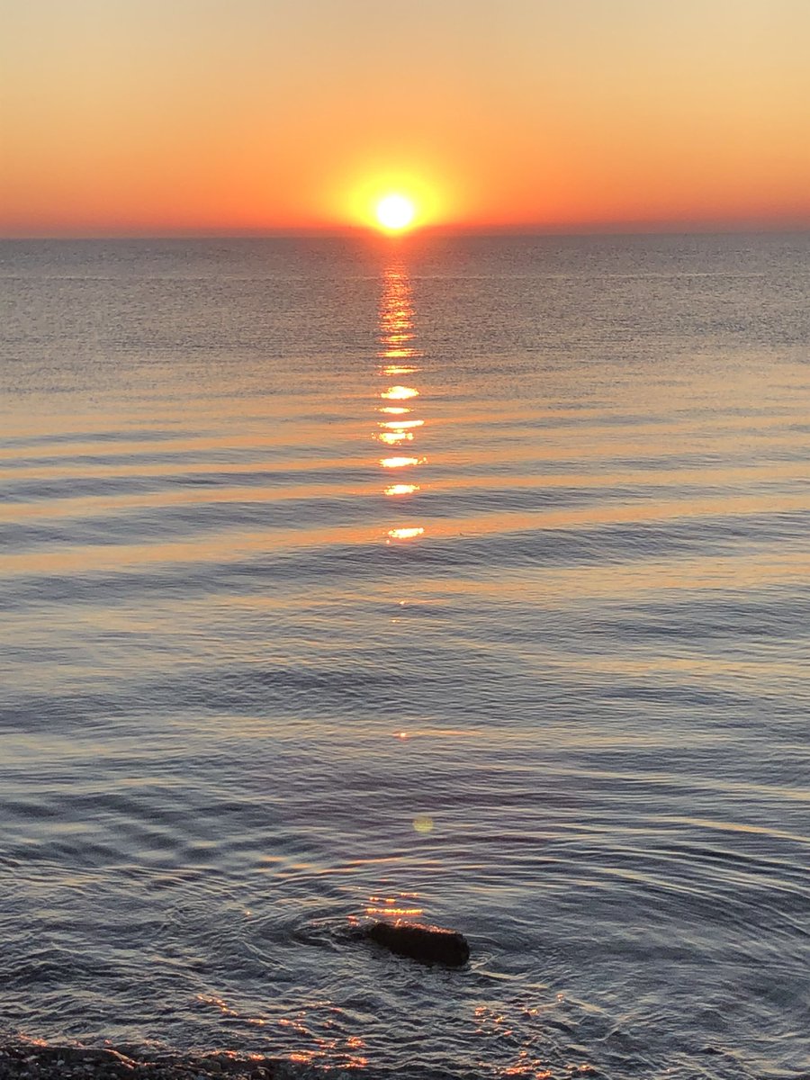 masastojano's tweet photo. 🌅 can’t believe my photo inspired the sunset emoji 🌅🌅🌅 https://t.co/azUSgyvfwS