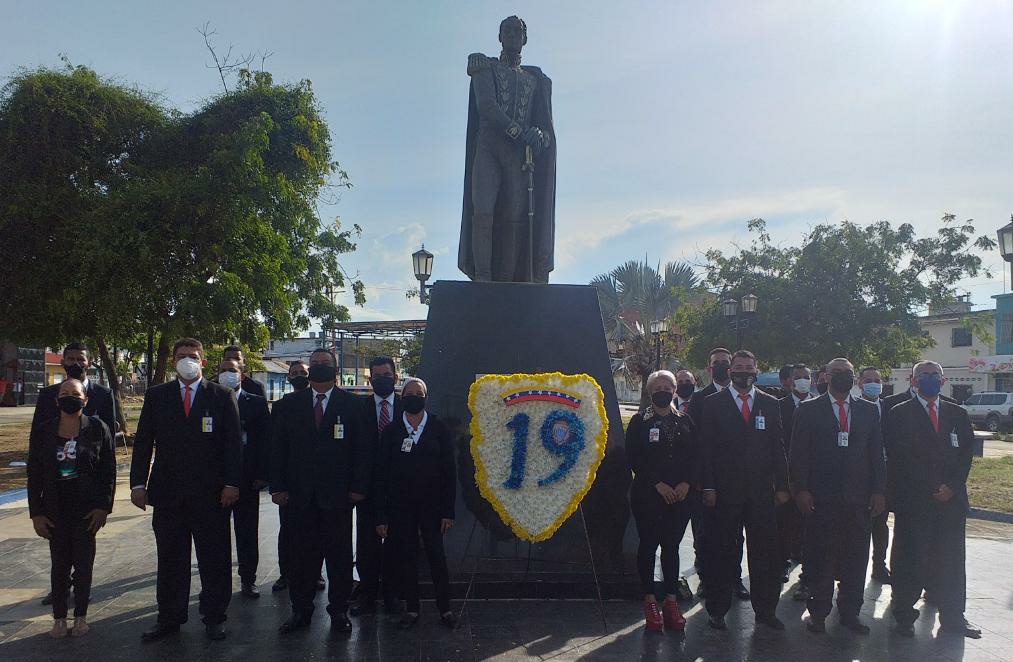 OFRENDA FLORAL RENDIMOS HONORES A LOS HÉROES Y HEROINAS DEL CICPC.
 
Como parte de las actividades del (19°) Décimo Noveno Aniversario del Cuerpo de Investigaciones Científicas, Penales y Criminalísticas (Cicpc), este #10Nov se rindió un homenaje con ofrenda floral...