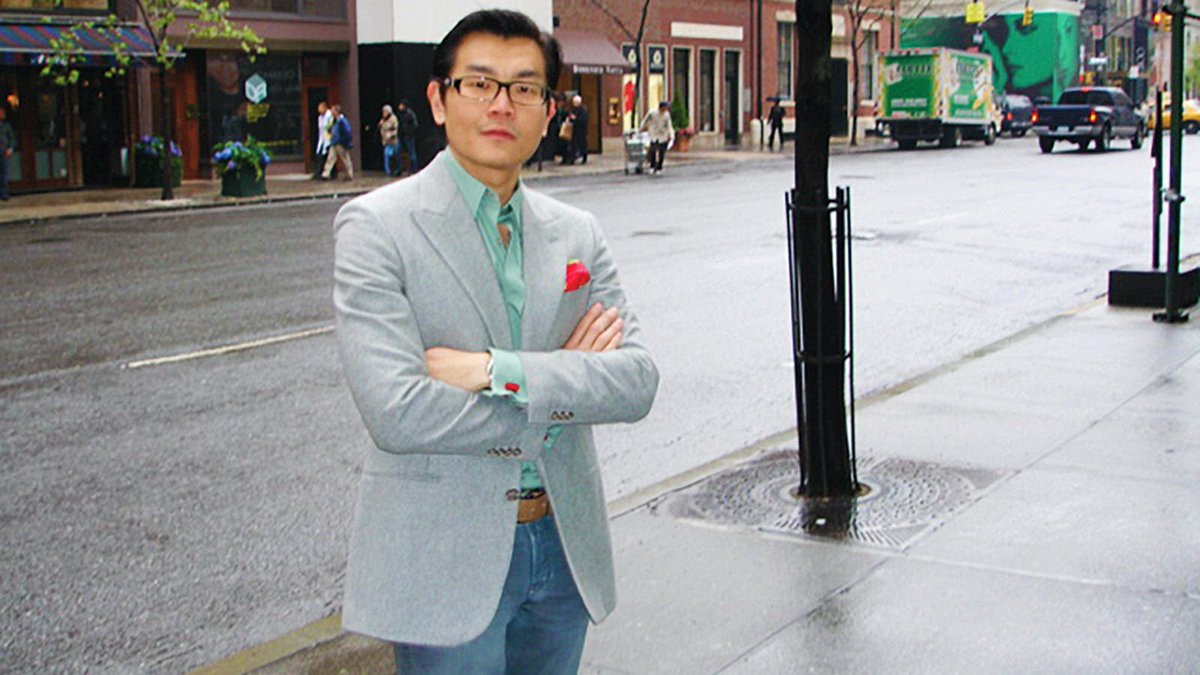 The world’s greatest wine fraudster was released from prison last Friday after 7 years.
 
His story involves forgery, fraud, and $45 million in fine wine.
 
Meet Rudy Kurniawan.
 👇👇👇