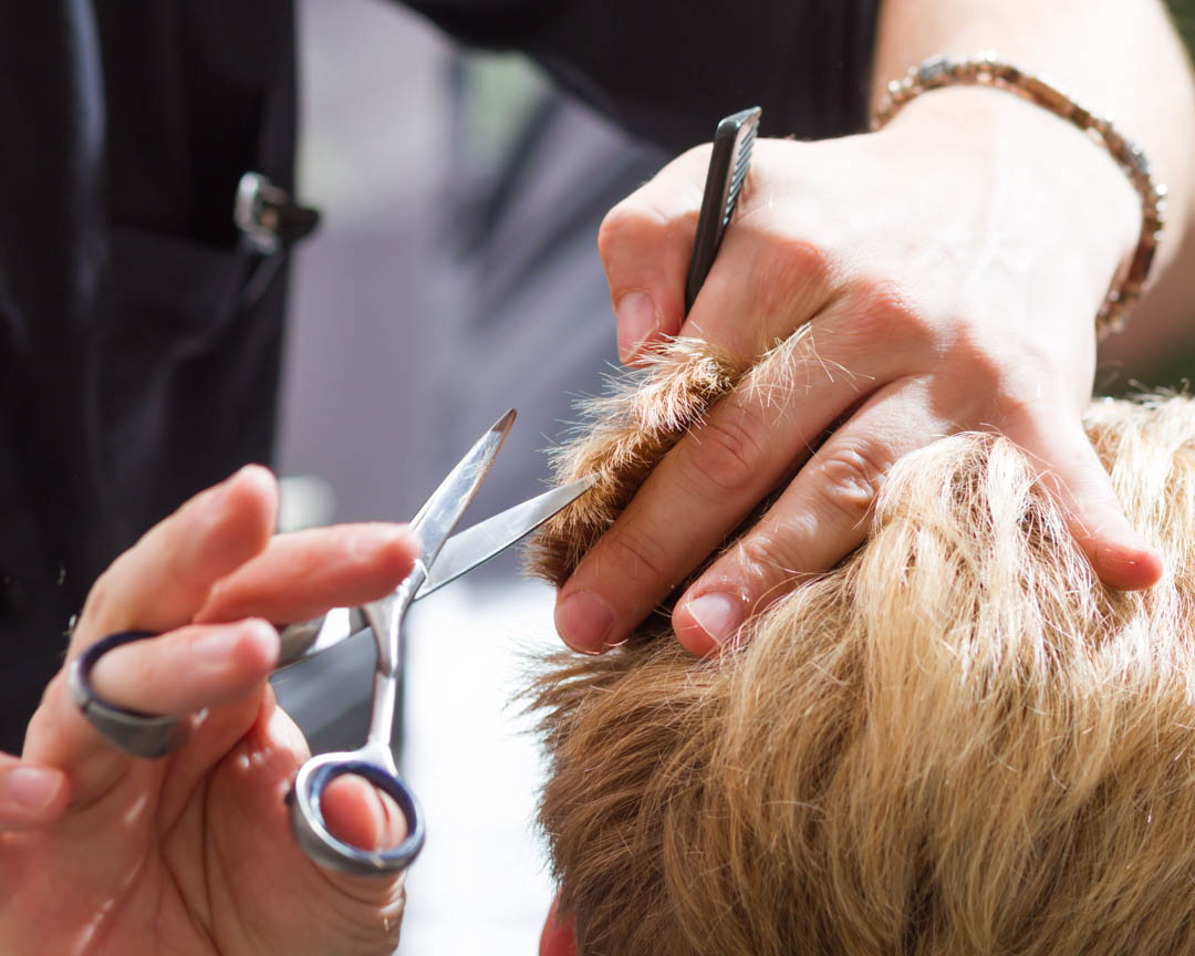 обучающие курсы парикмахеров. обучающие курсы парикмахеров. школа парикмахерского искусства. курсы парикмахера. учеба на стилиста.