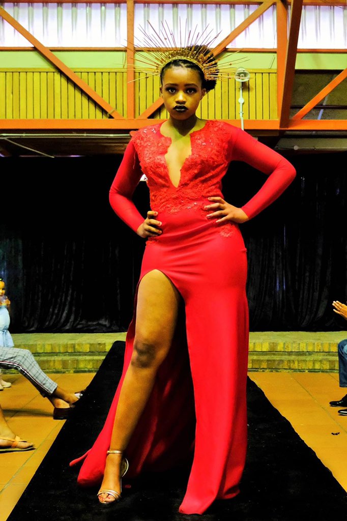 KhaltshaFashion's tweet photo. Meet Buhle Hope Mnqika from Butterworth,Eastern Cape and currently residing in Cape Town, Western Cape.
I am a young and vibrant upcoming Model, Model coach and Reigning Miss Thembelihle High School 2020.
#ModelProfile
#28NOV2020
#Road2KFW2020 https://t.co/ZLLLa4qdp5