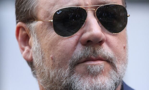 2paragraphs's tweet photo. Russell Crowe is promoting two seriously creepy movies https://t.co/J8SgrkdROw #RussellCrowe #Unhinged #GeorgetownProject #horror https://t.co/pkOb0CmZCh