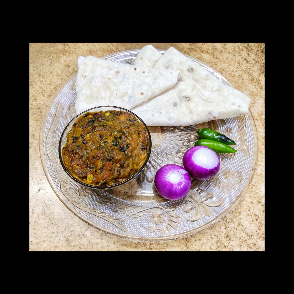 The_SudipaDas's tweet image. 𝑴𝒊𝒙 𝑫𝒂𝒍 𝑻𝒂𝒓𝒌𝒂 + 𝑹𝒐𝒕𝒊 + 𝑾𝒊𝒏𝒕𝒆𝒓 =𝑨𝒉𝒉𝒉 !! 
𝑷𝒆𝒓𝒇𝒆𝒄𝒕 𝑪𝒐𝒎𝒃𝒊𝒏𝒂𝒕𝒊𝒐𝒏 !! 
🤤😋☃️❄️⛄🎄
❤𝙷𝙾𝙼𝙴𝙼𝙰𝙳𝙴 𝚆𝙸𝚃𝙷 𝙻𝙾𝚅𝙴 ❤
#winterfood  #winterfoodcravings #tarkadal  #rumaliroti #dinner #panjabifoodlovers #kolkatafoodlovers #kolkatafood