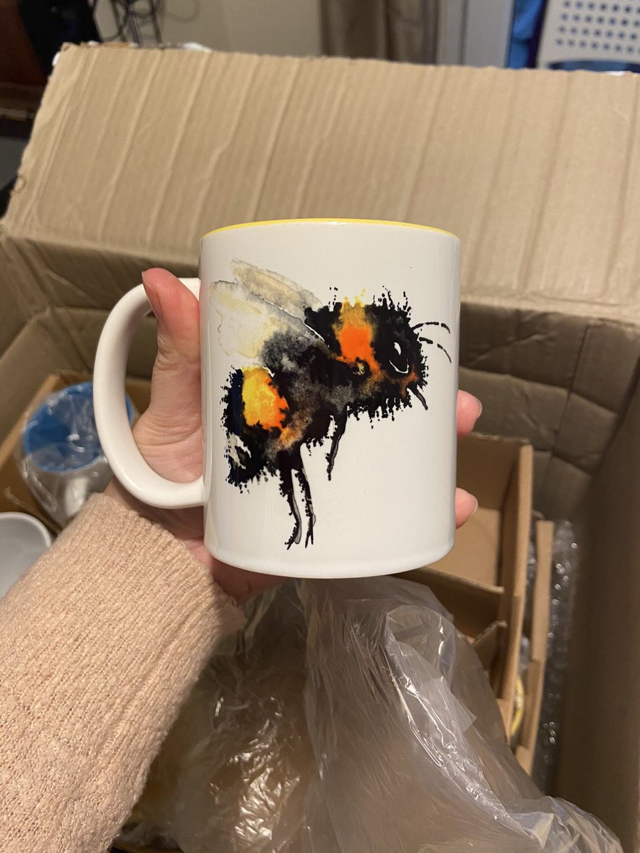 Nikki_Draws's tweet photo. And that’s my mug stock almost gone! Only got a couple of owls and flying bees left! Everything else is sold! If u r after any of these two designs I have 3 owls and 4 flying bees, oh and one bee with flowers left! Should have stock of sheep and cows by the end of November:) https://t.co/ebybTQS3qD