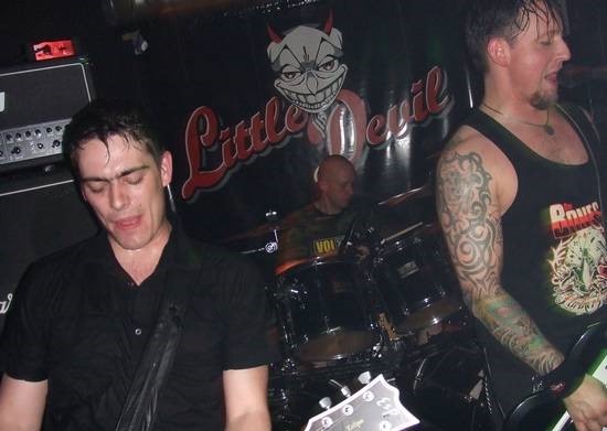 littledevilbar's tweet photo. @VOLBEAT 2006! Sweet memories! #volbeatlive @volbeat https://t.co/7yIZEgYXT1