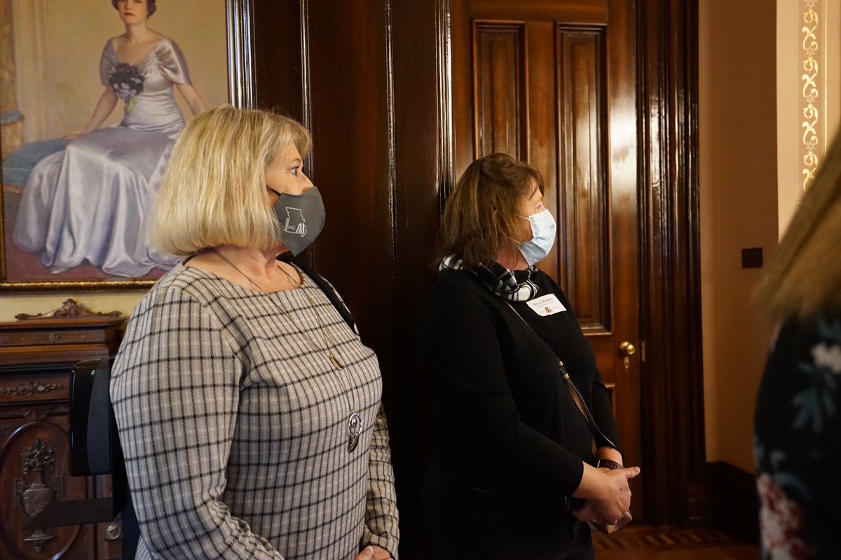 FirstLadyTeresa's tweet photo. Pleased to host a reception for @JAGMissouri essay contest winners at the People’s House prior to them being honored during a ceremony at the Capitol!! I am very proud of all the effort that was put in by these students and look forward to watching them grow! #MissouriProud https://t.co/XZLT4UUouq