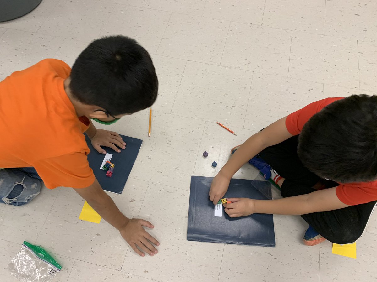 sanford_music's tweet photo. Gr.3 Mrs. Patterson’s Ss @masonville_ps have their own set of music dice this month. Today they played “Guess My Rhythm” with a partner. #learningwithoutknowingit #makingmusicfun https://t.co/KnnPv04KBQ