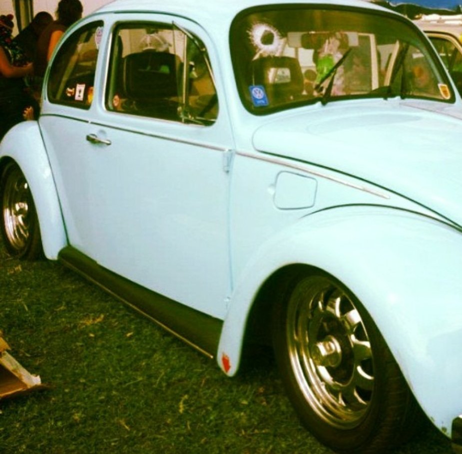 alehustle's tweet image. Quedaba a 1 cm del suelo, cuando casi nadie montaba suspensiones de aire en mex por ahí del 2007  #firstproyect como explicar tumbadote lo más chingon iba por las noches en viaducto y pasaba los vados del pavimento rozaba y se llenaba de chispas el asfalto. #GoodVibesOnly 
#VW