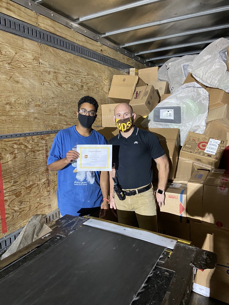 Congratulating Isaac Daniels Jr. on 90 days with #TeamUPS and talking about benefits and consequences of Lifting and Lowering. #CP-ITP <a href="/CP_UPSers/">Central Plains</a> <a href="/CentralPSafety/">CentralPlains Safety</a>