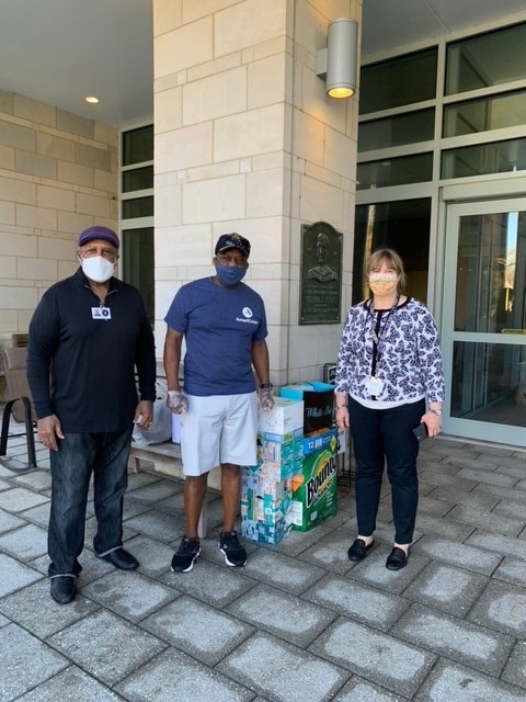 AmeriCorps's tweet photo. In advance of this year’s #VeteransDay, @AmeriCorps staff, including our advisor for veterans and veteran-service organizations Earl Gay, dropped off socks, toiletries, and, most importantly, gratitude to veterans residing at the Armed Forces Retirement Home! #VetsinService https://t.co/hJoNfQ9Yqw