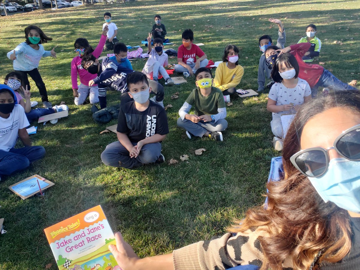 MmeGalluzzo's tweet photo. We took our learning outdoors today to enjoy this beautiful weather we've been having! We read the story "Jake and Jane's Great Race" to introduce this week's Share and Show sound - long a. https://t.co/xaU4CPQ3iZ