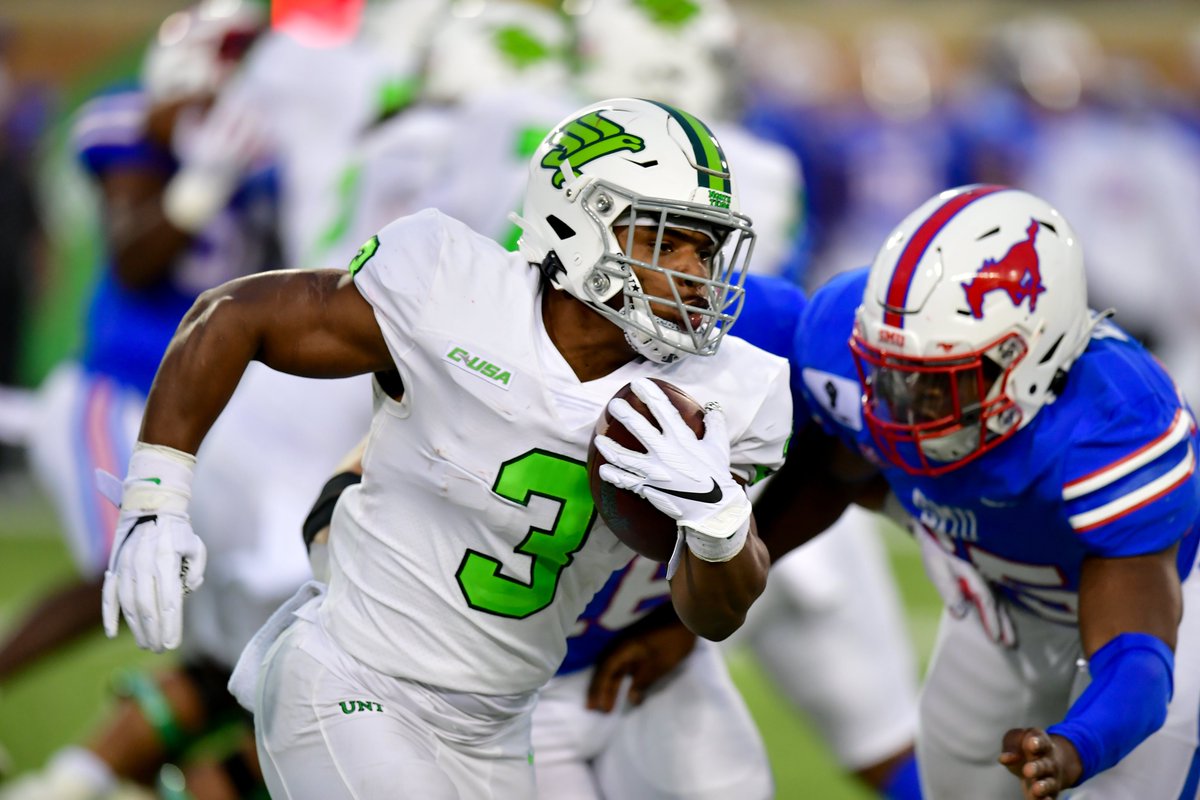 MeanGreenFB's tweet photo. 📈 RB @TorreyBoy1 is averaging 6.63 yards per carry thus far in 2020 for the nation's 11th-ranked rushing attack (255.0 yards per game). Additionally, his @PFF_College grade of 85.8 ranks 4⃣th among all RBs 😤

#GMG | #TouchdownTorrey https://t.co/f3Qm8LHXXq