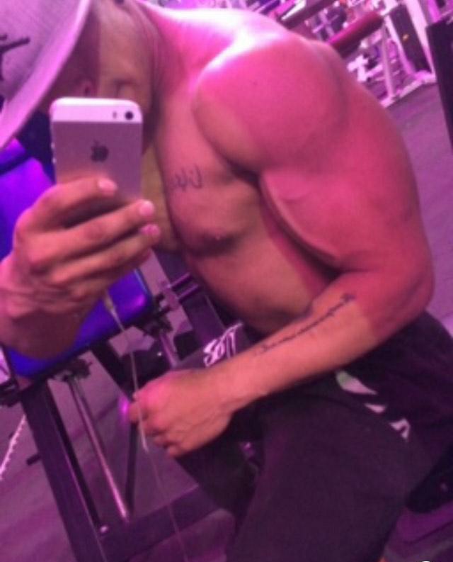 fitnessmodelsex's tweet photo. Jugamos al incapaz? Tu te hincas y yo te doy pas... #contenidohot #videos #mandamd https://t.co/ppzXHBsmFs