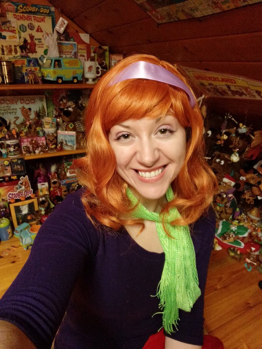 WendyLovesJesus's tweet photo. Halloween is over, but that didn't stop me from dressing as Daphne to model my new wig to take fun photos for my #NewBlogPost, "Scooby Haul 2020: One Year’s Worth of Collecting"! It's all the new #ScoobyDoo items I've added to my collection this past year: https://t.co/Acfn417WYI https://t.co/sW6RSJYqig