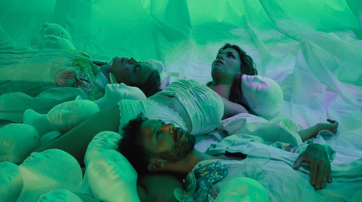 One of my favourite new band &amp; new album (link below) discoveries of the year: 
TAKYKARDIA - 'Sometimes My Best Friend Ghosts Me'

youtu.be/0Y5EKMPPag0 

open.spotify.com/album/2Z6EQxOB…