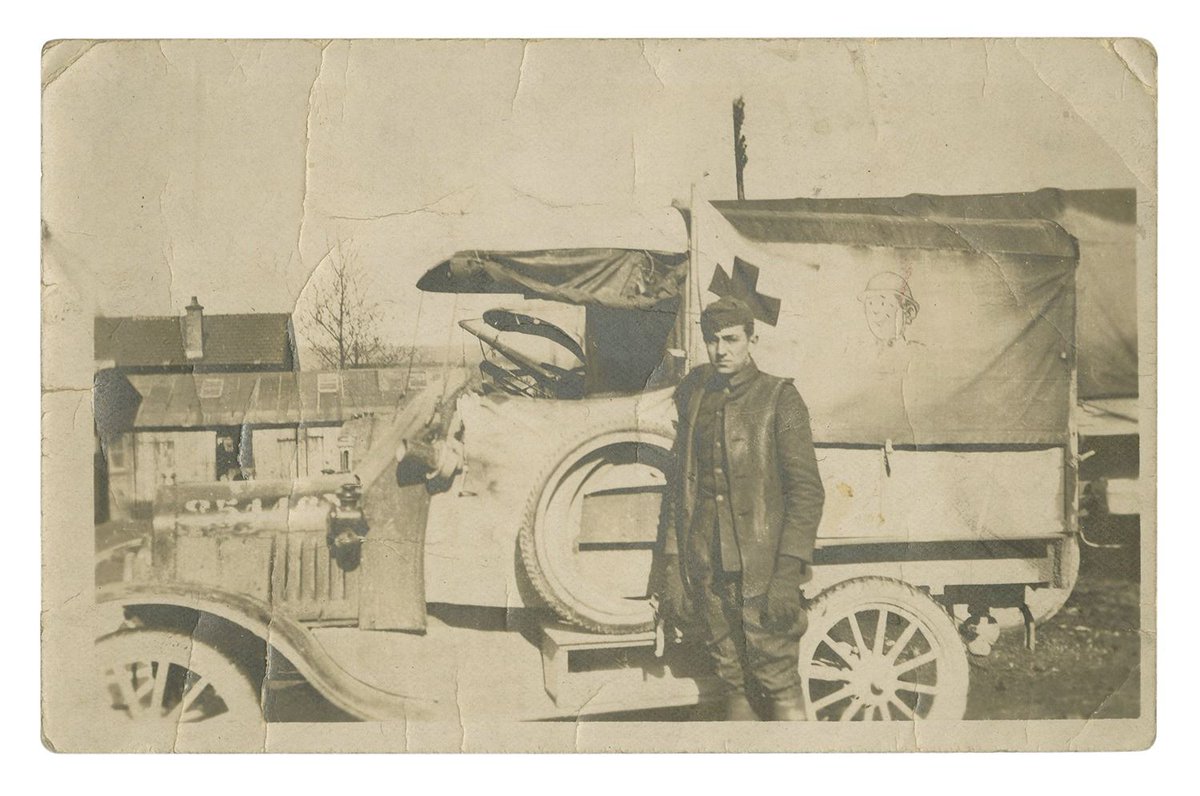 ToonVintage's tweet photo. Walt Disney wearing his Red Cross uniform in France during World War I, age 17/18. https://t.co/oCZuanCdNL