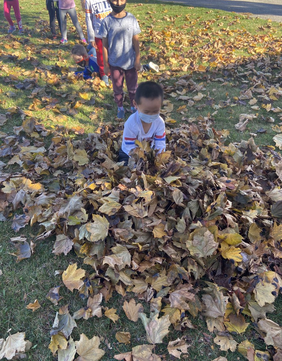 The pure joy on their faces shines through their masks! Today was a good day. ❤️ <a href="/SettlersGreenPS/">Settler's Green PS</a> <a href="/MrsHickey3/">Kelly Hickey</a>