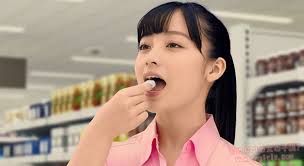HC0Wb0GNHsOxk48's tweet photo. 【橋本環奈 UHA味覚糖「ぷっちょ」 CM】
メイン:橋本環奈さん
身長:152

00秒:
緑バックでCG合成決定
メイン、商品名は真正面
「カンカン」
→キッカケ音
タイミングが合いやすい
食べテーク
「一口で食べる」
「カンカン」

#橋本環奈 #ぷっちょ #欅坂46 #乃木坂46 #日向坂46 #白石麻衣 #TV #2NN https://t.co/7tTBse7Q0f