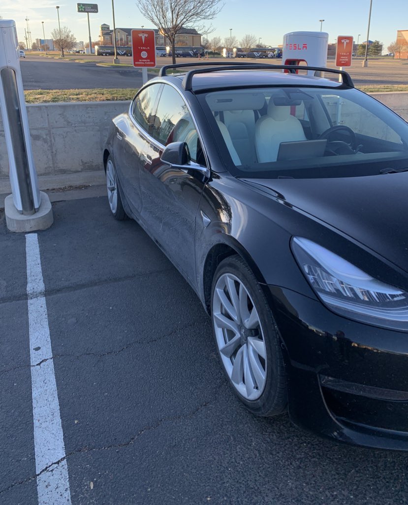 thriveeachday's tweet photo. Supercharger stop 3.
3 things:
1. Nice @HolidayInn here, but we need to drive further.
2. Look how dirty our @tesla is!
3. Friendly #ModelY and #model3 owners! #teslawave ๐
#COtoFLTeslaTrip https://t.co/lzG4oBHvar