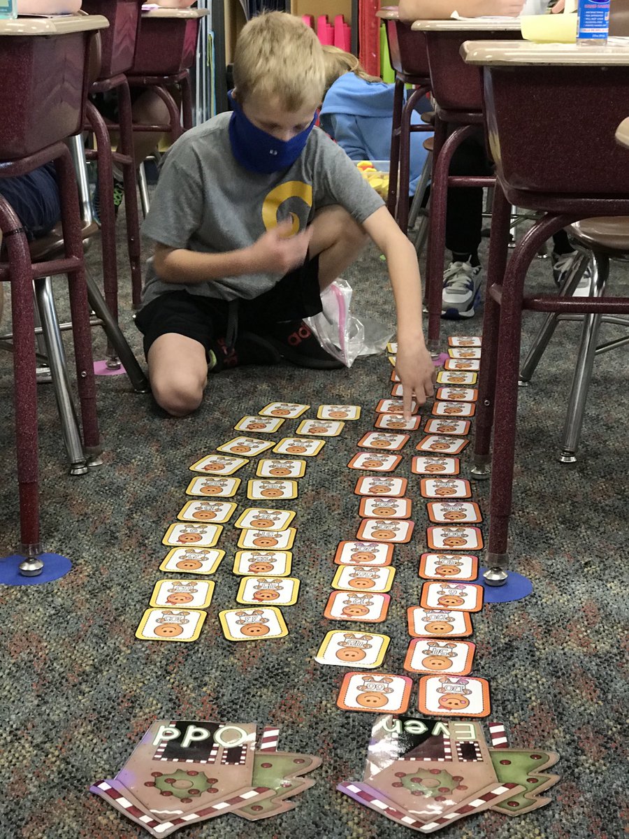 MrsMartinSmiles's tweet photo. #FirstGradeMathematicians #MakeLearningFun ⁦@EldaPrincipal⁩ https://t.co/oWZ9zwsDMp