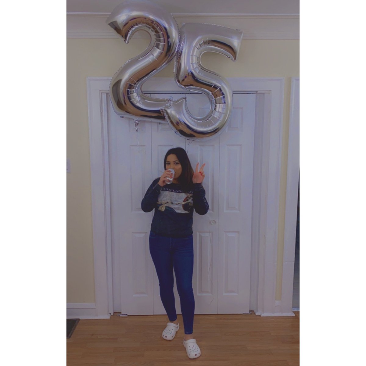 siuc_gphio's tweet photo. Today Tau Chapter is celebrating our beautiful sister Ives "Dahlia" Ortez on her 25th birthday! 🥳🥳 We hope you've enjoyed your day so far and we wish you a great year 💞♥️💙🦢
#TauChapterSwans #gphio1991 https://t.co/Y6qgDHLiqR