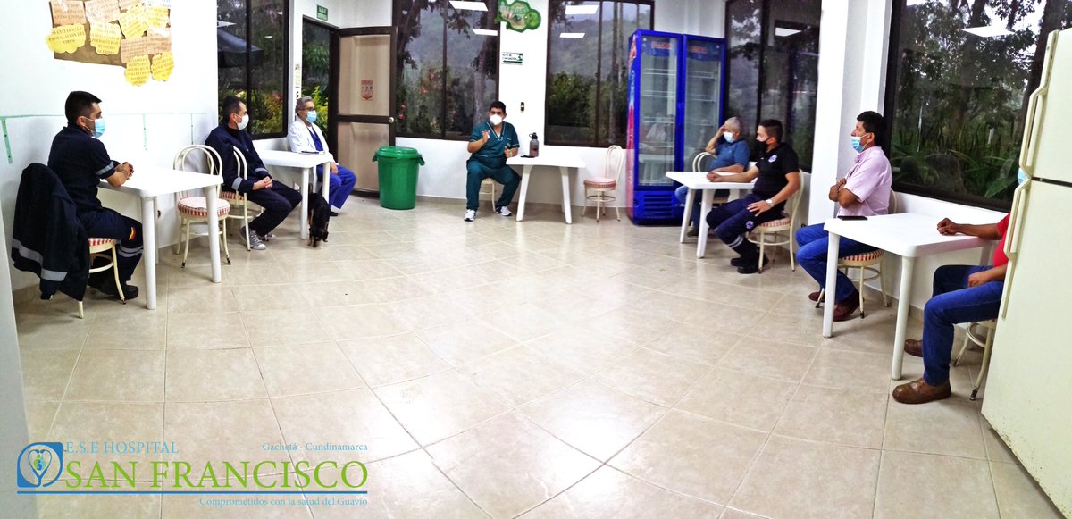 HospitalGacheta's tweet photo. La E.S.E Hospital San Francisco de Gacheta, en fortalecimiento de los servicios de Transporte Asistencial Básico, realizó una reunión con todo su personal, para garantizar la continuidad en la prestación de los servicios de transporte. 
#Comprometidosconlasaluddelguavio https://t.co/LgQPXDQnjo
