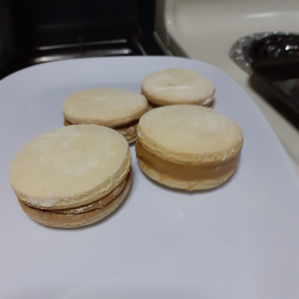 k_hdz's tweet photo. Coffee time #homemade alfajores #attempt1 https://t.co/pIMevaKBT2