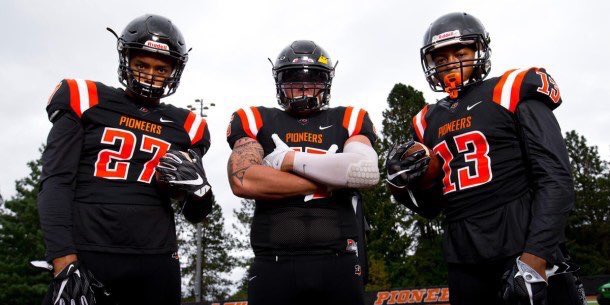 siupeli_uluave's tweet photo. After talking with @CoachLocey, I am so blessed to receive an offer to play at Lewis &amp; Clarke College! #ROUTE21 https://t.co/EJcF8hSbV1