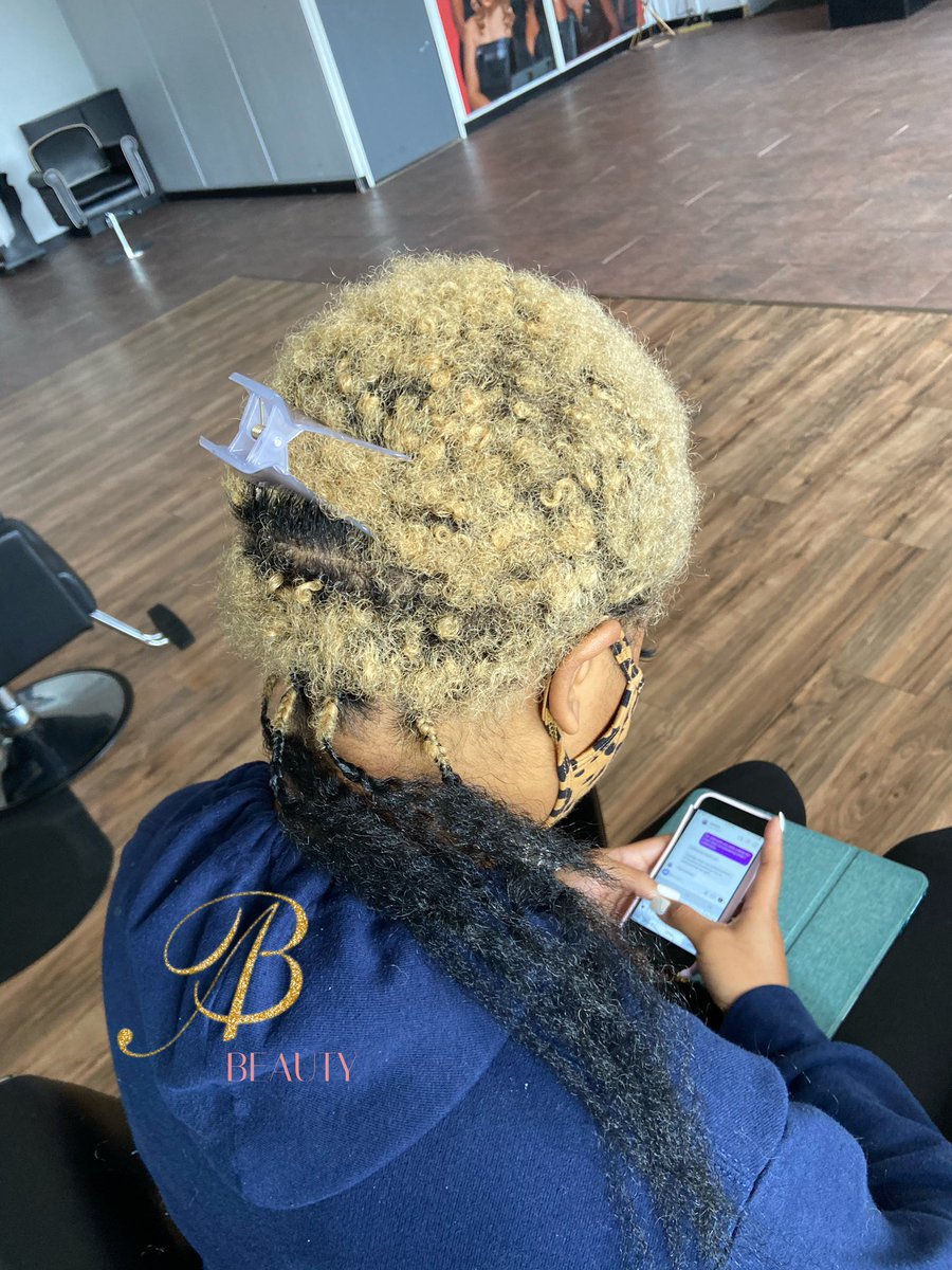 qvoiaaa's tweet photo. Butterfly locs transformation🦋😍
Autumn 🍂 Special Now- Nov 25
Link in bio
#atlbraids #atlminklashes #atlhairstylist #spelman #clarkatlantauniversity #atlantabraids #atlminks #atlantaminklashes #dreadsatl #softlocsatl #atlhairbraider #atlcosmetologist #butterflylocsatl https://t.co/Kzf7AfEso6