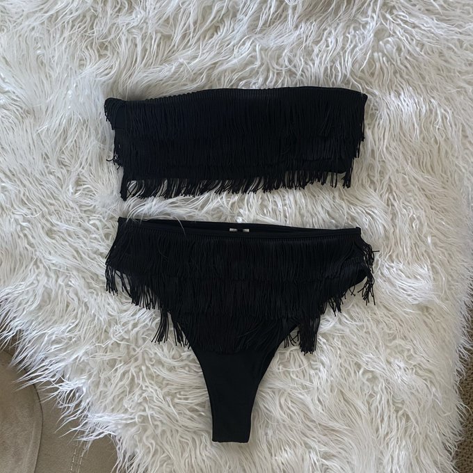 More items listed on my Poshmark✨$10 &amp; under😇 https://t.co/U1XYBMIQUX https://t.co/vZ1ywVnZhO