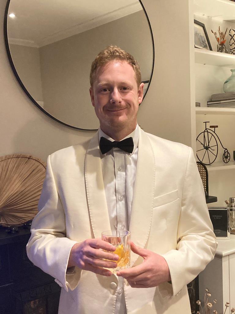 PeteKnott1's tweet photo. At the #PRCANationalawards tonight with @LansonsLatest and I think I can get used to this. Dressed up for the first time in months ✅ whisky old fashioned ✅ short journey home ✅ https://t.co/65gdFm3MwP