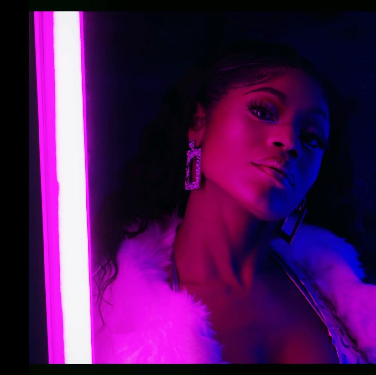itsiLLy__'s tweet photo. SLOW DOWN coming soon!! 😻 https://t.co/VYp55iJ41u