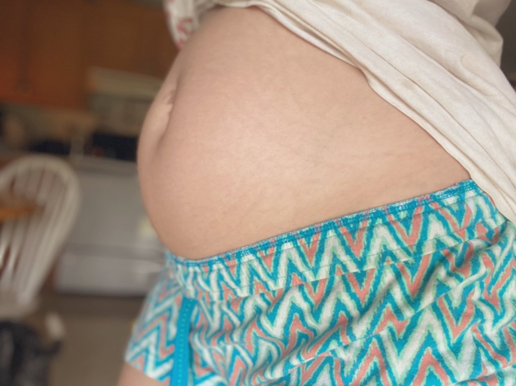 miaontwit's tweet photo. Just a bump date ! 13 weeks now &amp; definitely feeling it ! 😍🙃 https://t.co/ugyW1KbhvI