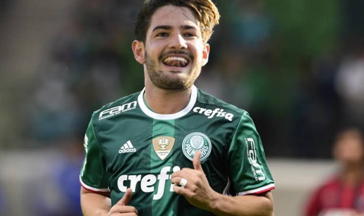 tabeland0's tweet photo. Pato no Palmeiras é igual o Hulk no Palmeiras. Todo ano tem o papo mas nunca rola de fato! #pato #patonopalmeiras https://t.co/Qp5h4GM7Lt