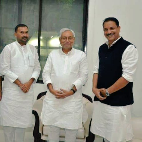 rohits___'s tweet photo. बडे भाई  @mantusinghmla  को जीत की हार्दिक बधाई । https://t.co/MxBeszh60s
