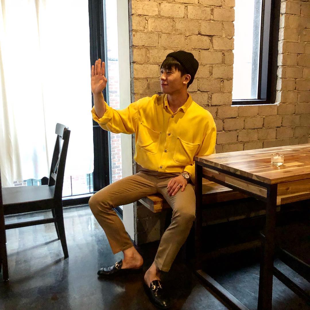 TEENTOPOnThisDa's tweet photo. 10 11 2018 ★
[#Throwback #TeenToponthisday]

Changjo Post On Instagram .

"자연스럽게
.
.
#picture #camera #yellow #instagood #instagram #instamood #insta #changjo #teentop"

(https://t.co/FYhE8qW9pc)

#틴탑 #Ricky #Niel #Cap #니엘 #artistcapday #bangminsoo #capteentop #Chunji https://t.co/8kyUIFwvsG