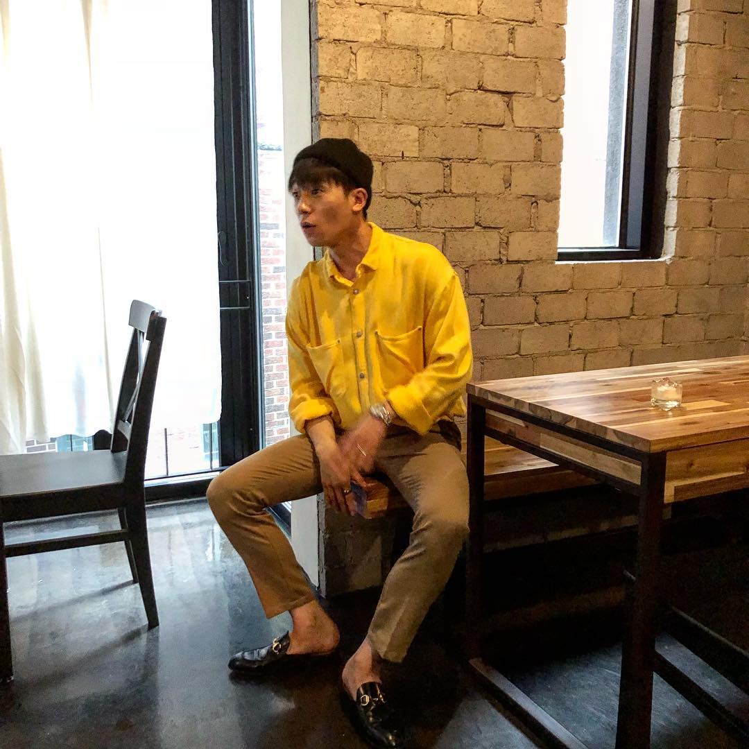 TEENTOPOnThisDa's tweet photo. 10 11 2018 ★
[#Throwback #TeenToponthisday]

Changjo Post On Instagram .

"자연스럽게
.
.
#picture #camera #yellow #instagood #instagram #instamood #insta #changjo #teentop"

(https://t.co/FYhE8qW9pc)

#틴탑 #Ricky #Niel #Cap #니엘 #artistcapday #bangminsoo #capteentop #Chunji https://t.co/8kyUIFwvsG