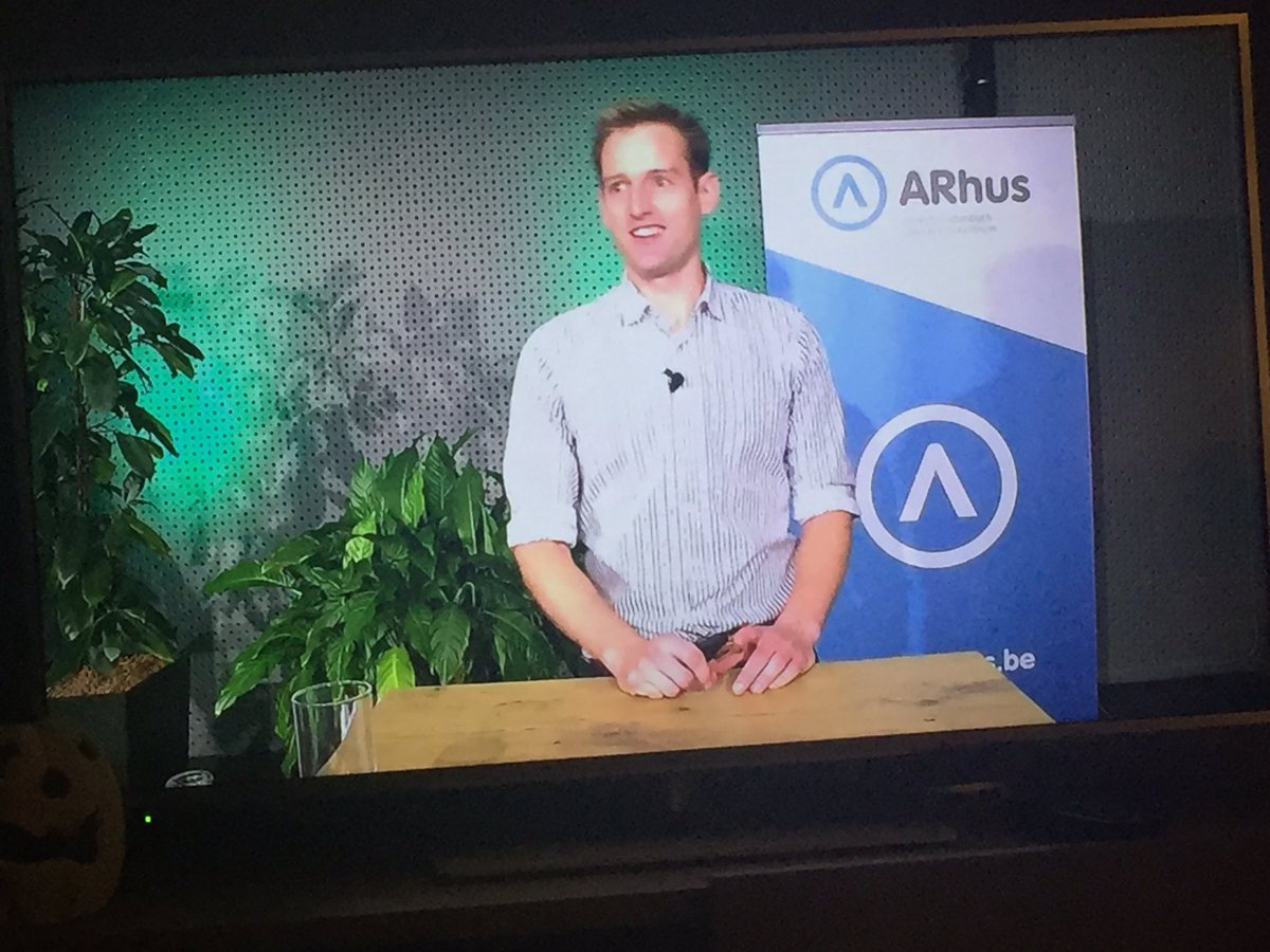 Boeiende live sessie van @ARhus_Roeselare rond het belang van de coronalert app! Toegankelijk gebracht door @GouhieJustin! #Covid_19