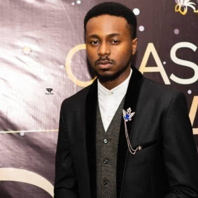  I'm bored so I made myself busy with the pictures of some among my many good 0 people I met here.