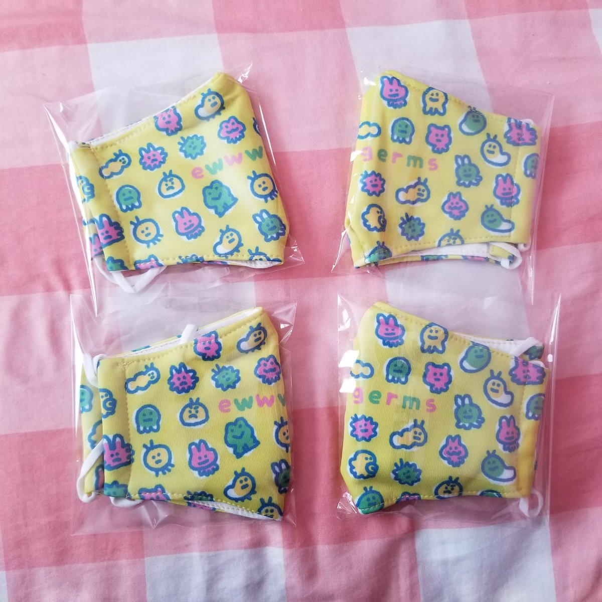 POKOPIPO's tweet photo. i love how these masks turned out so im giving away 4 of them to my followers!!🐛
four lucky winners will receive 1 fun germ mask
[open worldwide~]

rules:
🦠must be following
🐛retweet! (qrts dont count;;)
🦠reply with your favorite emoji, mine is 🧦

giveaway ends december 1st! https://t.co/fTrHkw8j1W