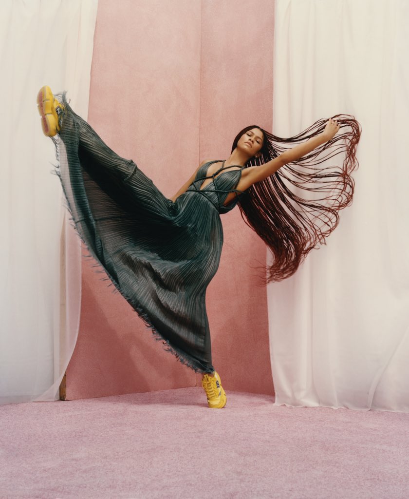 micaiah_carter's tweet photo. Zendaya for Elle USA, Dec 2020 🧡 https://t.co/iuRVRO5vQG