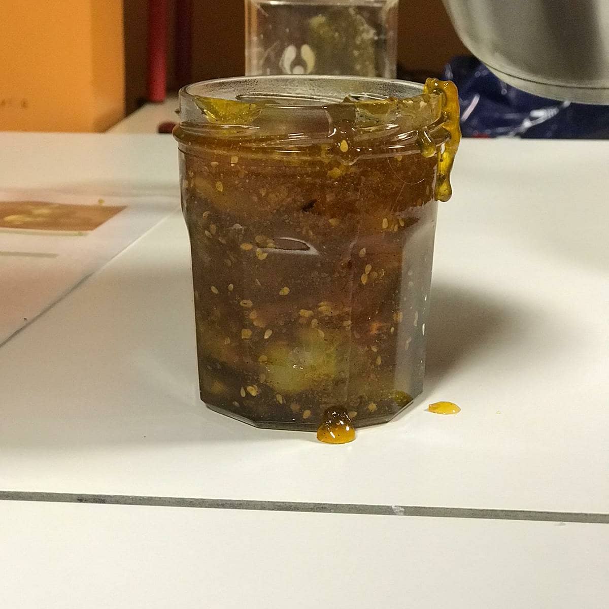 ecodelegues_jb's tweet photo. Rien ne se perd au potager ! 

Aujourd'hui nous avons fabriqué de la confiture de tomates vertes avec les tomates du potager qui ne sont pas arrivées à maturité ! Du sucre, du citron, un peu de vanille et le tour est joué ! 

Bien entendu... elle est délicieuse ! 😉 https://t.co/yfURf8XgAa