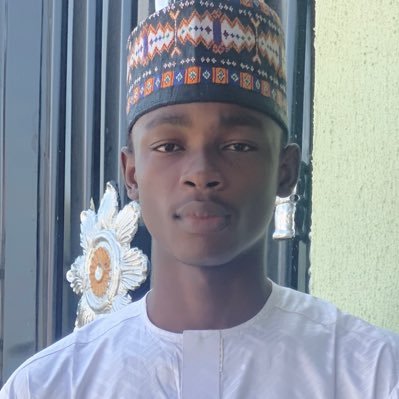  I'm bored so I made myself busy with the pictures of some among my many good 0 people I met here.