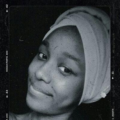  I'm bored so I made myself busy with the pictures of some among my many good 0 people I met here.