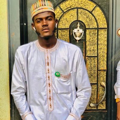  I'm bored so I made myself busy with the pictures of some among my many good 0 people I met here.