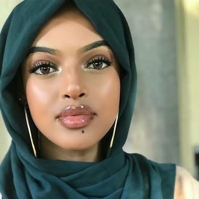  I'm bored so I made myself busy with the pictures of some among my many good 0 people I met here.